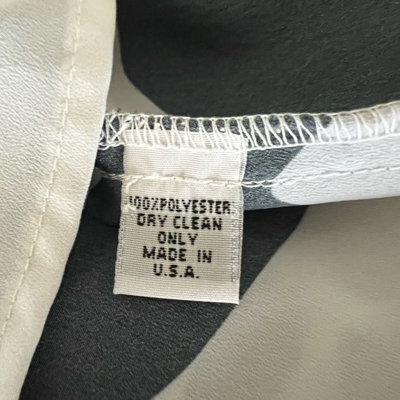 Hutch MOD FLOWER BLOUSE - MEDIUM - Picture 6 of 6